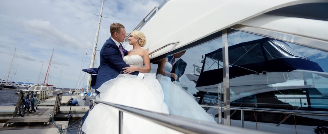 Arrange Your Dream Wedding on a Luxury Yacht