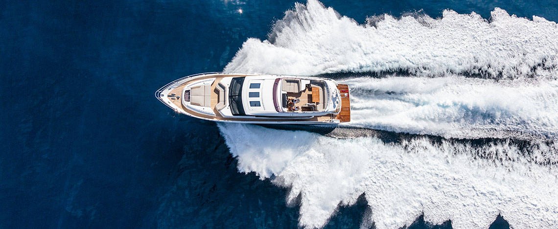 Guide for Tourists to Enjoy a Smooth Ride on Their Yacht Charter in Dubai