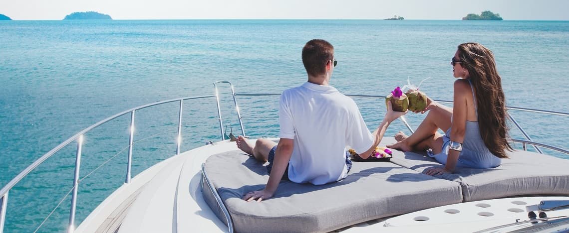 Зачем Вам нанимать яхту на медовый месяц?